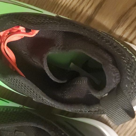 Boys Nike Sneakers - Picture 4 of 5